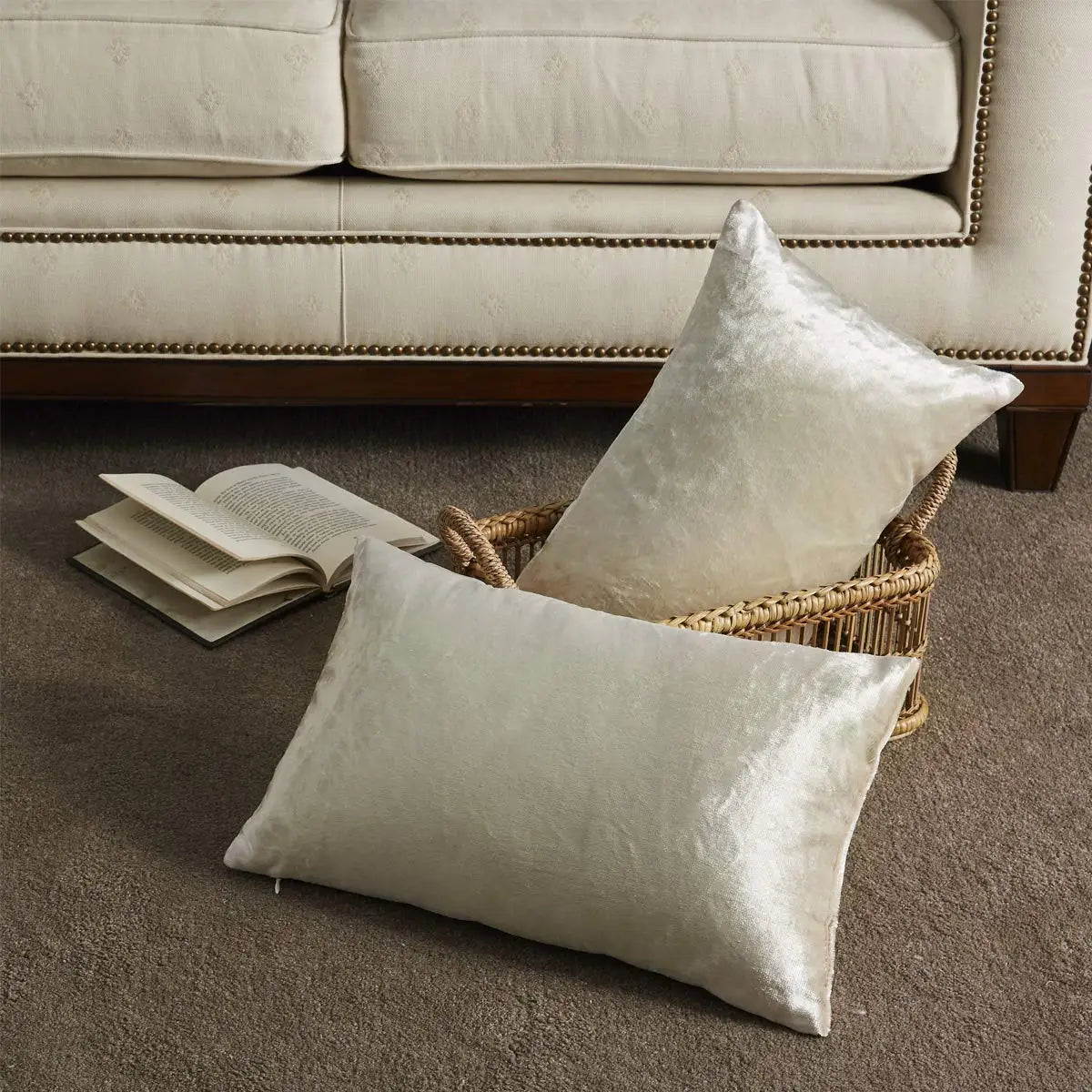 coussin carré velours beige moderne décoration intérieur sofa chaise voiture