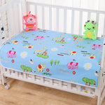 drap lit bébé multicolore voitures animaux imprimé bleu blanc coeurs étoiles lunes jaune