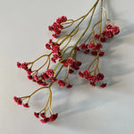 bouquet artificiel fleurs roses blanches marrons rouges petite fleurs rondes naturel minimaliste decoration maison