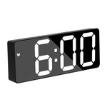 horloge numérique moderne rectangulaire noir blanc vert luminoise led snooze mode nuit
