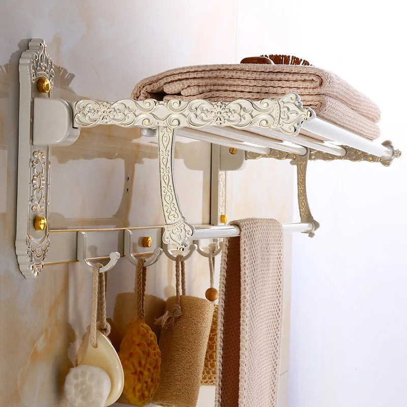 étagère salle bain blanc doré ornements sculptés finition art déco porte serviettes savon brosse