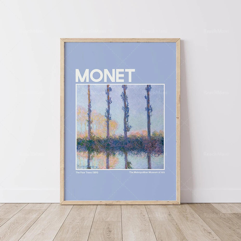 L'image représente une toile de Monet intitulée "Les Quatre Arbres", exposée au Metropolitan Museum of Art. Le tableau montre quatre arbres élancés se reflétant dans l'eau, avec un ciel clair en arrière-plan.
