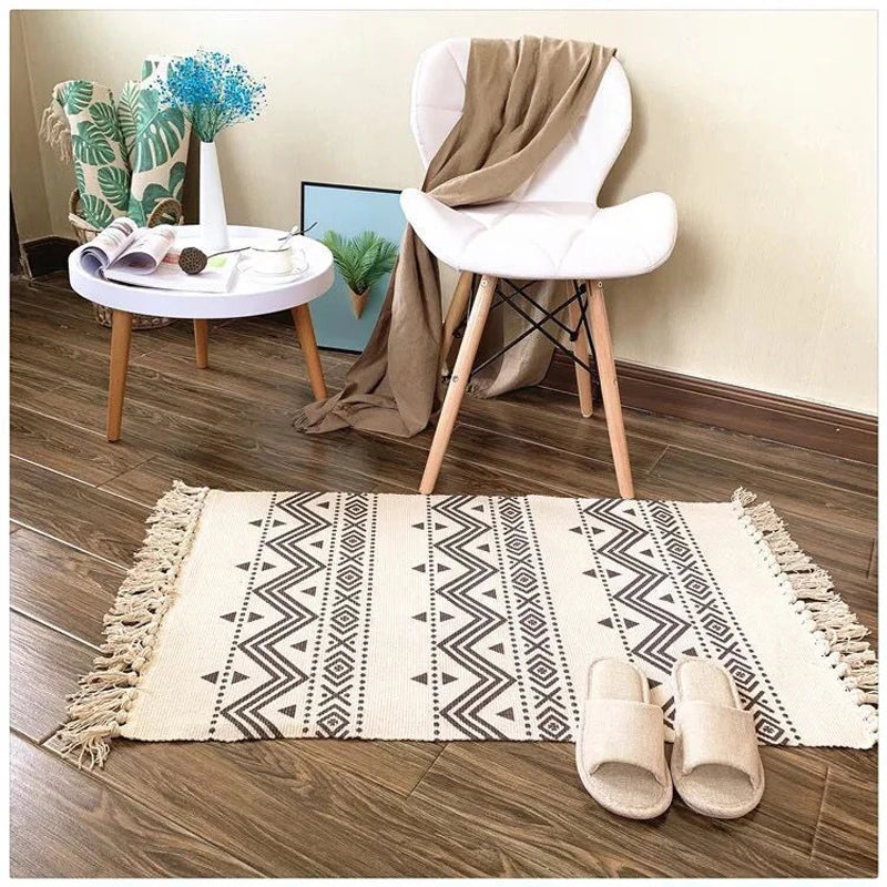 tapis géométrique boho beige noir triangles losanges antidérapant lavage machine main chambre salon prière