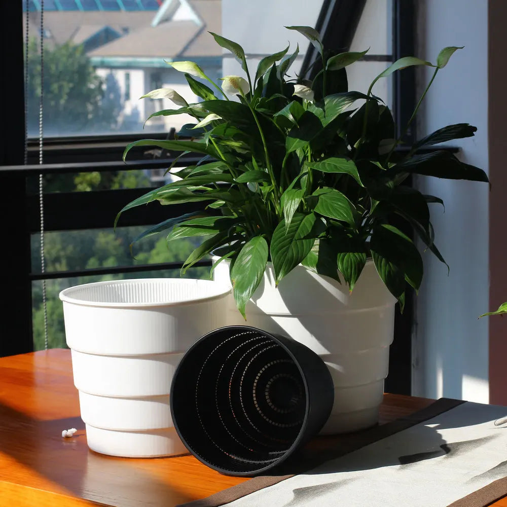 Cache-pot plastique prune design nordique