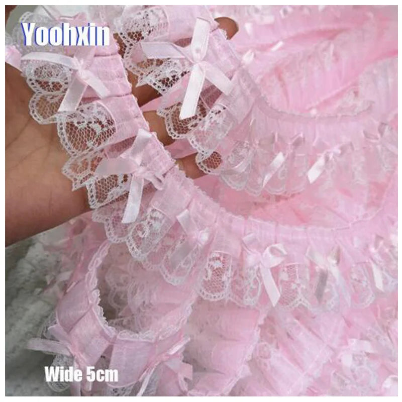 bracelet vintage romantique dentelle blanche rose clair largeur 5cm opacité délicate élégant ourlet col
