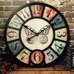 Horloge murale en acrylique et bambou vue de profil montrant son épaisseur