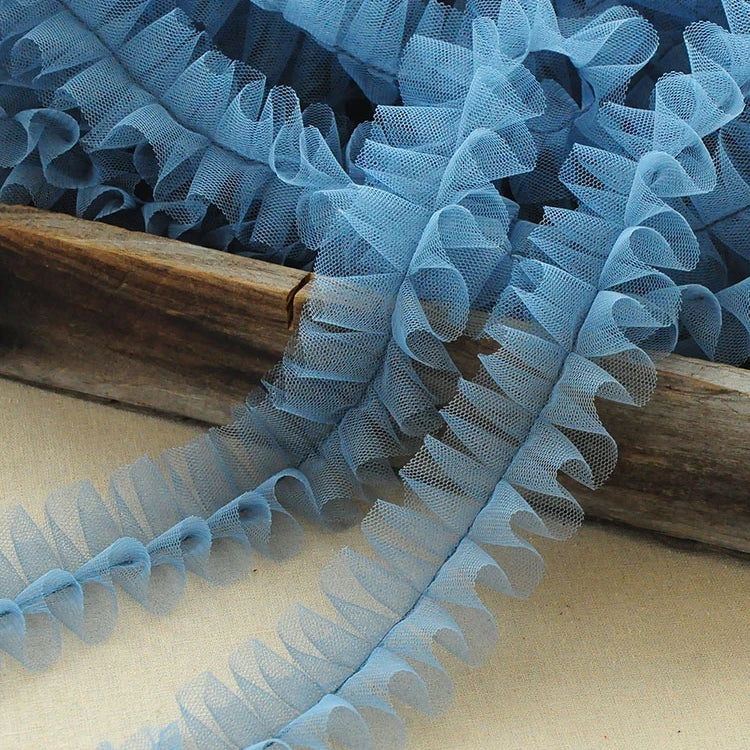 ruban tulle dentelle franges semi transparent rose clair rouge decoration tissu maille ecologique