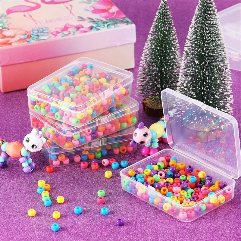 Mini boîte de rangement transparente avec couvercle ouverte montrant l'intérieur