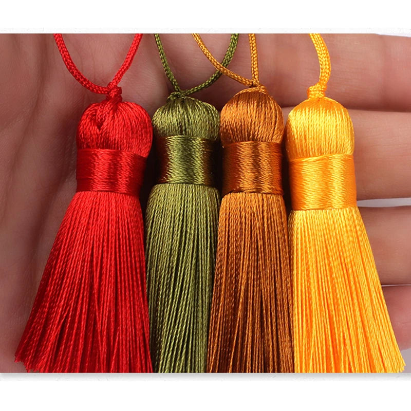 pompons soie polyester 5cm longueur 18cm corde noir rose rouge vert jaune bleu modernes