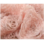 tissu mousseline rose motif fleuri romantique transparent délicat floral soie semi transparent scène