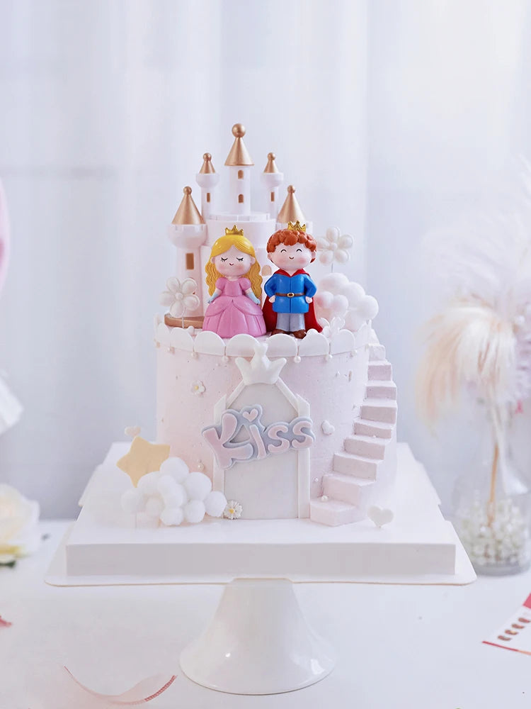 gâteau anniversaire fille garçon princesse prince château étoiles kiss nuages blanc rose doré