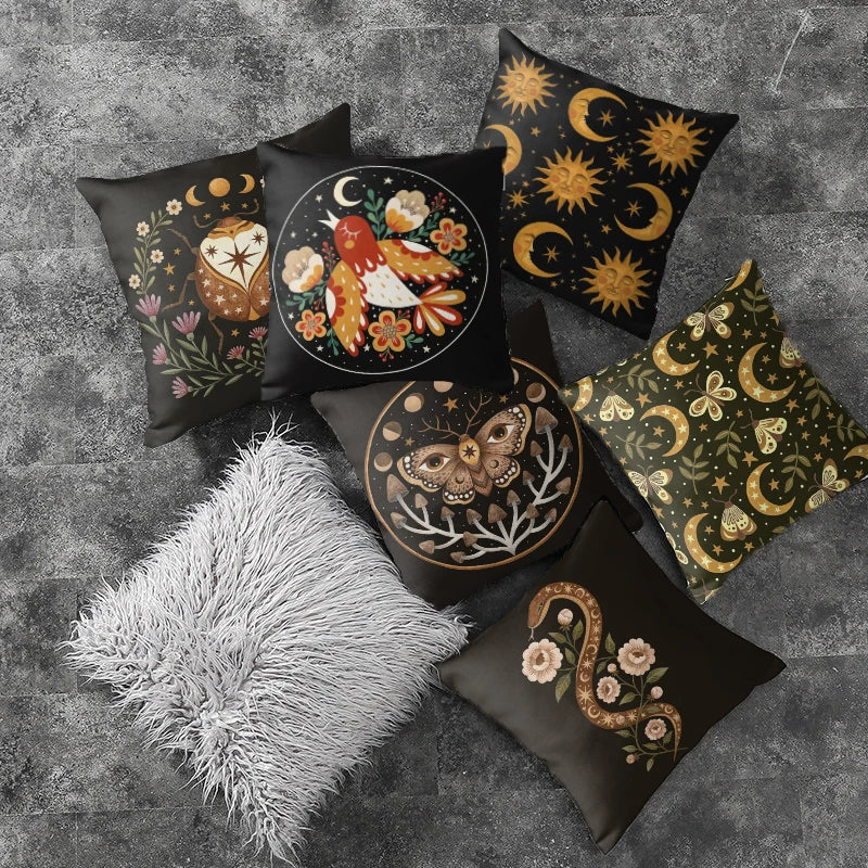 housse coussin carrée noire motif vintage fleurs animaux décoration salon canapé 45x45cm