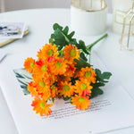 bouquet marguerites soie orange jaune rose blanc vase blanc moderne décoration intérieur mariage