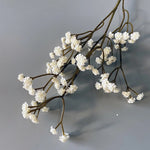 bouquet artificiel fleurs roses blanches marrons rouges petite fleurs rondes naturel minimaliste decoration maison