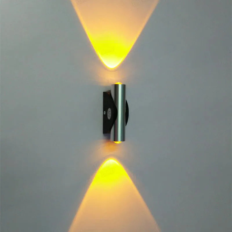 lampe murale moderne argentée noire éclairage maison lisse mat salon chambre
