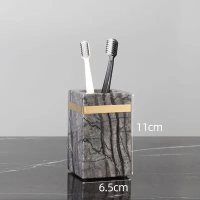 ensemble produits salle bain marbre gris moderne élégant brosse dents distributeur savon gobelet tube