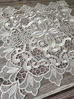 serviette table blanche brodée motif floral coton polyester classique maison festive