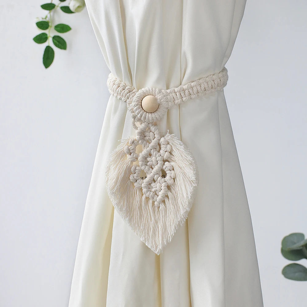 rideau boho blanc rayures verticales macramé bois pompons coton