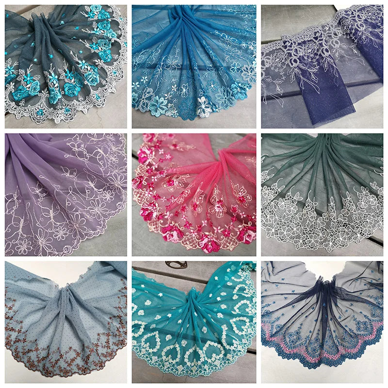 écharpe foulard dentelle brodée fleurs motif floral élégant tissu léger translucide bleu rose