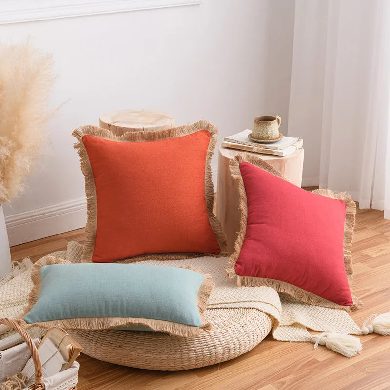 coussins decoratifs bohemes couleurs multicolores tissu texturé franges rustique