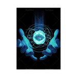 Une sphère lumineuse entourée de formes géométriques flottant dans un environnement sombre et mystérieux.