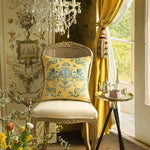 coussin jaune motif floral bleu classique tissu polyester respectueux environnement maison decoration adhésif