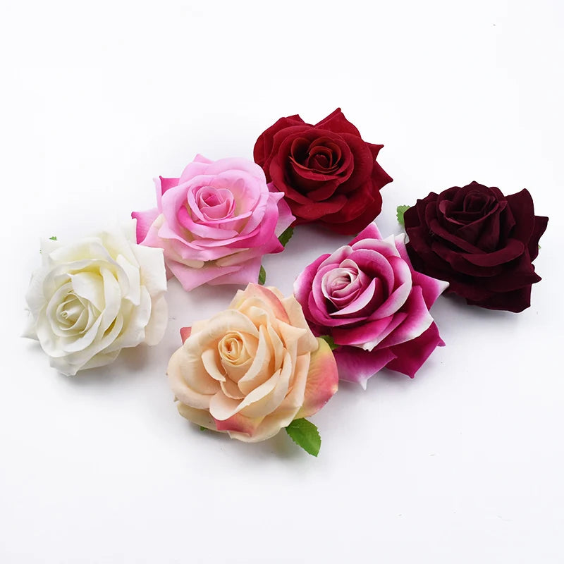 décoration intérieure roses artificielles velours violet rose rouge beige blanc