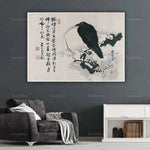 Peinture asiatique abstraite avec un corbeau noir sur fond sombre.