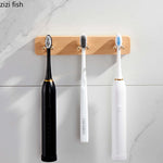 Rangement mural gris clair pour salle de bain moderne