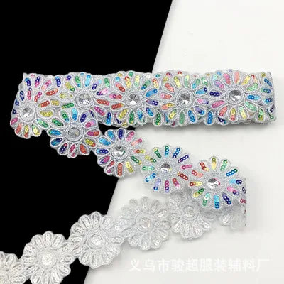 ruban décoratif fleurs strass brodé polyester rose bleu orange jaune marron opacité 6cm large