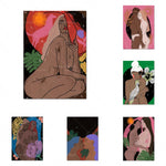 Cette image présente une série d'illustrations colorées et vibrantes mettant en scène des personnages féminins et masculins dans des environnements naturels et abstraits, avec des motifs floraux et des éléments célestes.