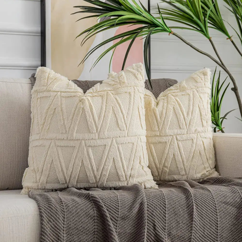 coussins décoratifs modernes motif triangles couleur blanc marron gris 45x45cm