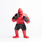 Statue gorille moderne placée sur une étagère design - idée décoration salon