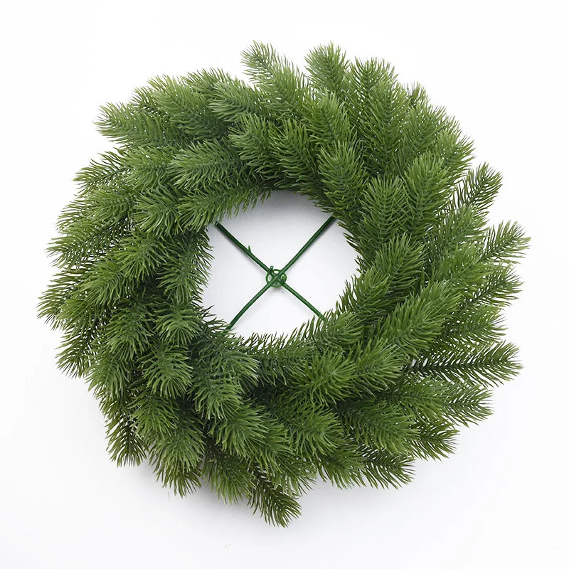 couronne sapin artificielle vert foncé branches feuilles pointues décoration noël festiveextérieur robuste durable