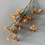 bouquet artificiel fleurs roses blanches marrons rouges petite fleurs rondes naturel minimaliste decoration maison