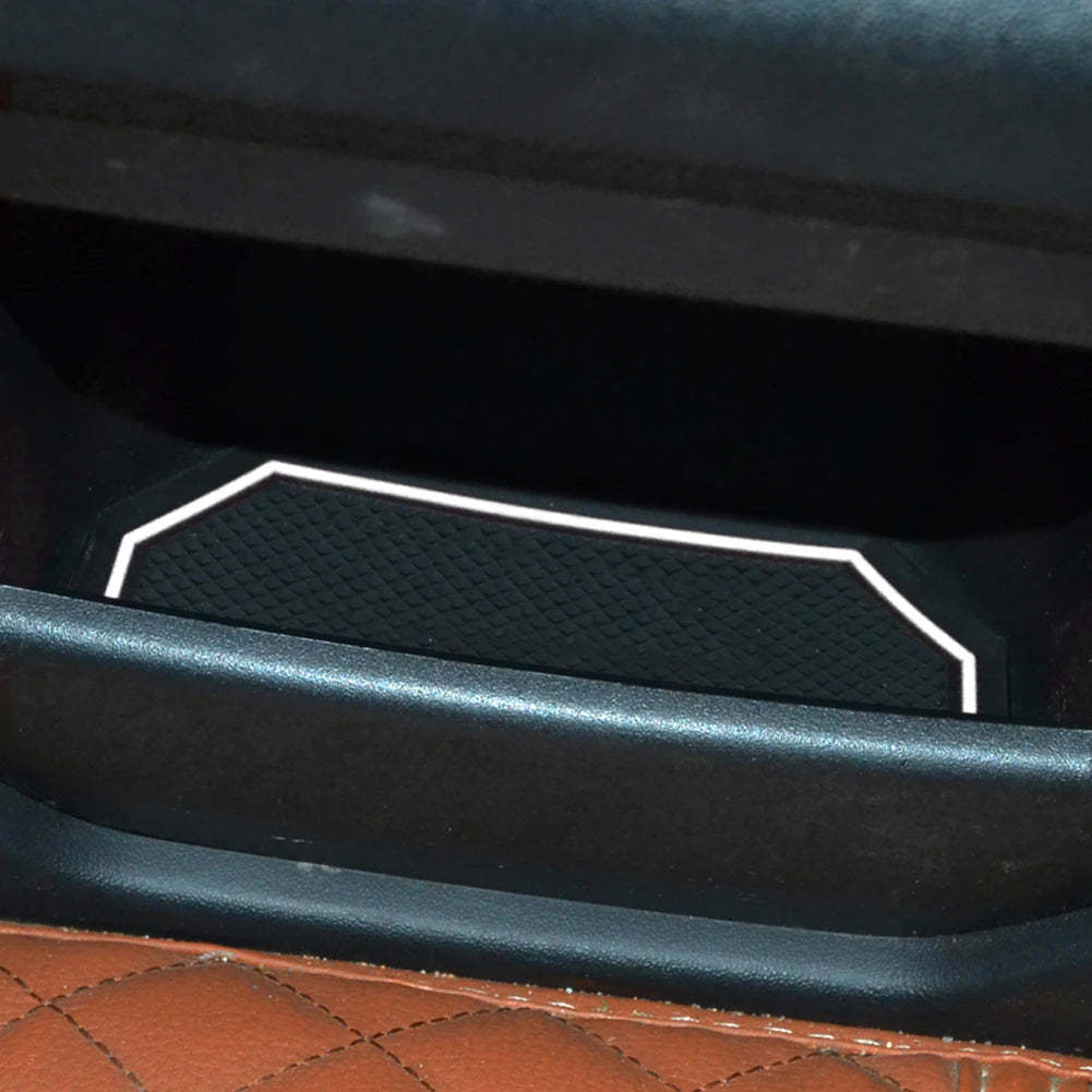 tapis porte voiture noir blanc texture carbone adhésif moderne range rover evoque tapis console