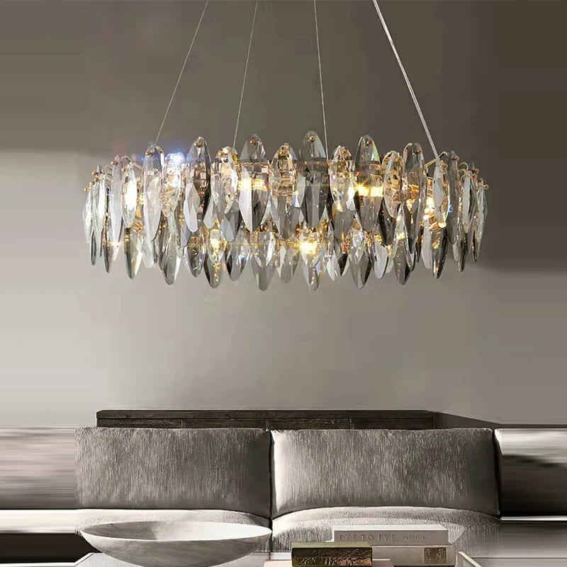 Suspension lumineuse contemporaine transparente dorée cristaux géométriques chambre salon