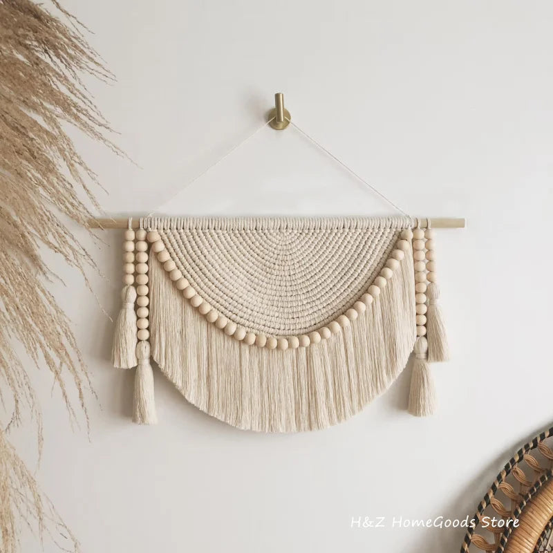 tapisserie macramé franges pompons bohème tapisserie murale coton beige clair opaque moderne chambre salon