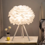 lampe table plumes moderne blanc bleu marine rose gris pieds métal doré