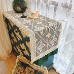 nappe crochetée motif floral géométrique rustique vintage blanc cassé verte bleue table décoration intérieure