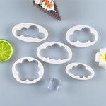 moules biscuits nuages blancs découpes opaques décoration pâtisserie enfantins sets cuisson gâteaux