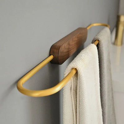 Porte-serviettes mural en bois brossé doré avec étagère