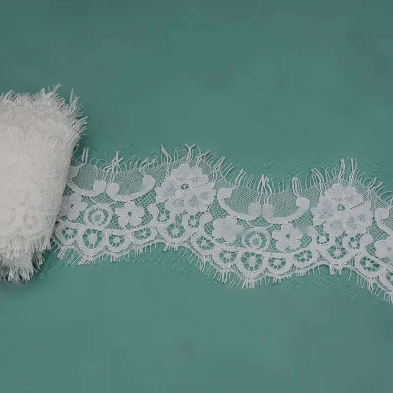 ruban dentelle blanc fleurs motifs géométriques classique polyester nylon maille écologique