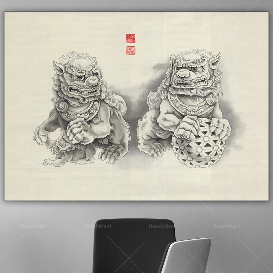 Cette image présente deux figures chimériques stylisées dans un style artistique traditionnel chinois. Les créatures sont sculptées avec des motifs floraux et des expressions grimaçantes, créant une œuvre d'art unique et captivante.