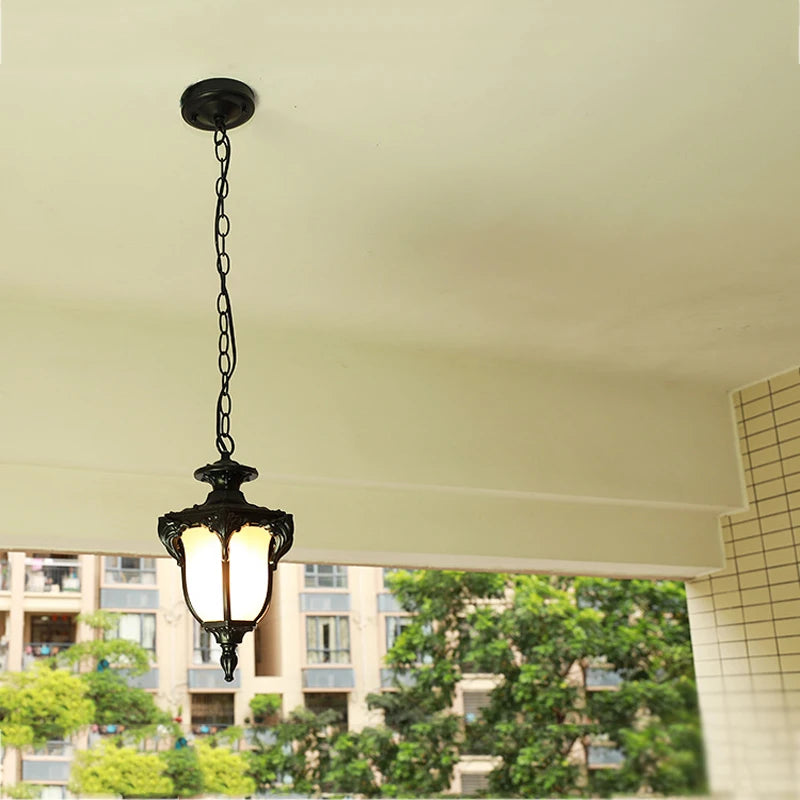 Luminaire de plafond étanche pour cour ou solarium