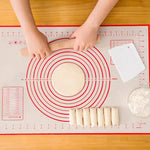 tapis silicone cuisson pâtisserie boules pâte rouleau bois farine évier centimètres