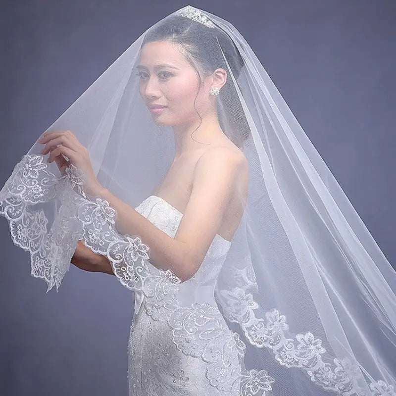 voile mariée femme blanc dentelle florale bord festonné classique cathédrale opacité festive