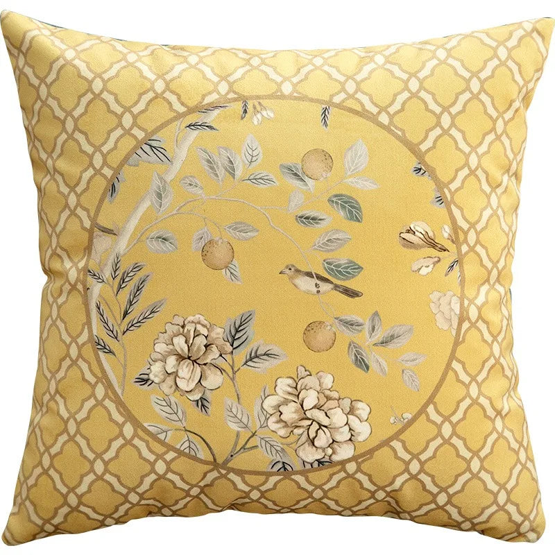 coussin décoratif motif oiseaux fleurs traditionnel tissu velours couleur beige opacité 45x45cm usage lit