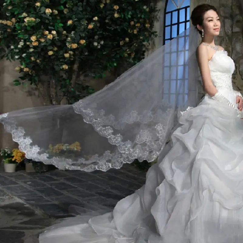 voile mariée femme blanc dentelle florale bord festonné classique cathédrale opacité festive