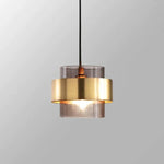 Vue rapprochée du système pendentif en cordon noir de la suspension